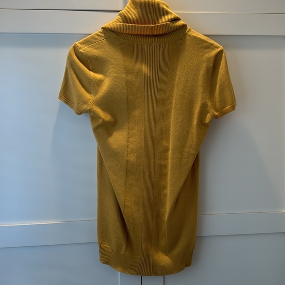 Dress barn yellow turtleneck short sleeve sweater size Large - Picture 7 of 7
